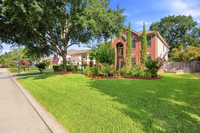 2718 Honeysuckle Walk, Spring, TX 77388