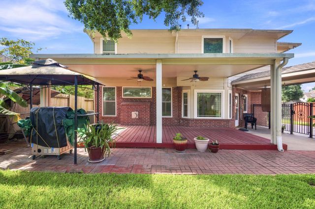 2718 Honeysuckle Walk, Spring, TX 77388