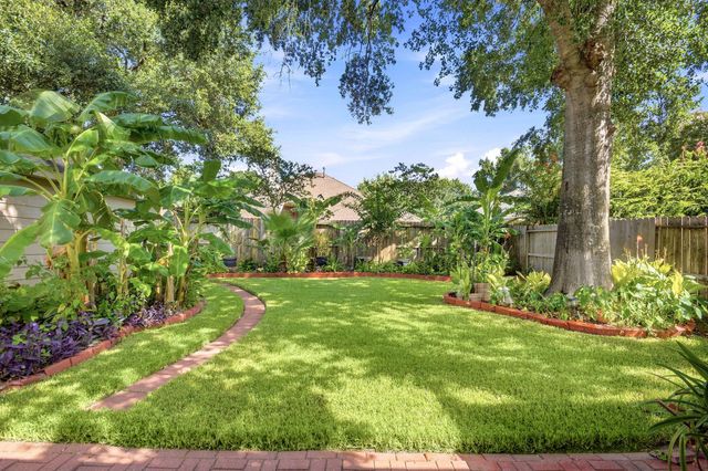 2718 Honeysuckle Walk, Spring, TX 77388