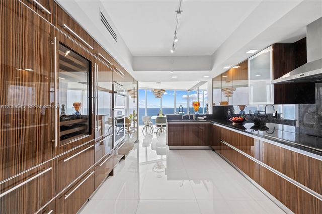 2711 S Ocean Drive 1902, Hollywood, FL 33019