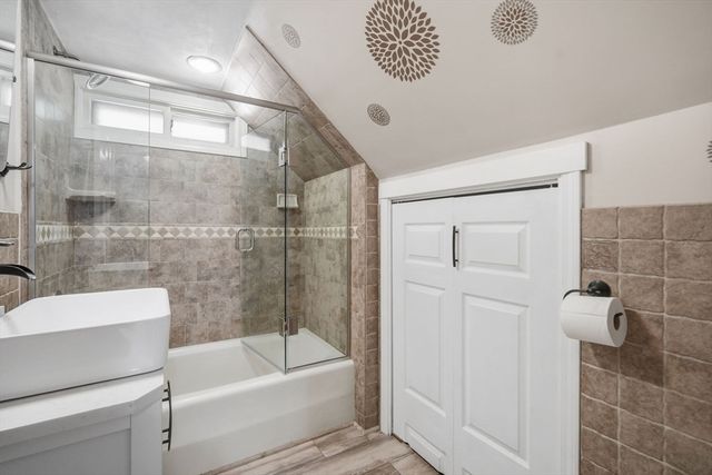 75 Tioga St, Springfield, MA 01128