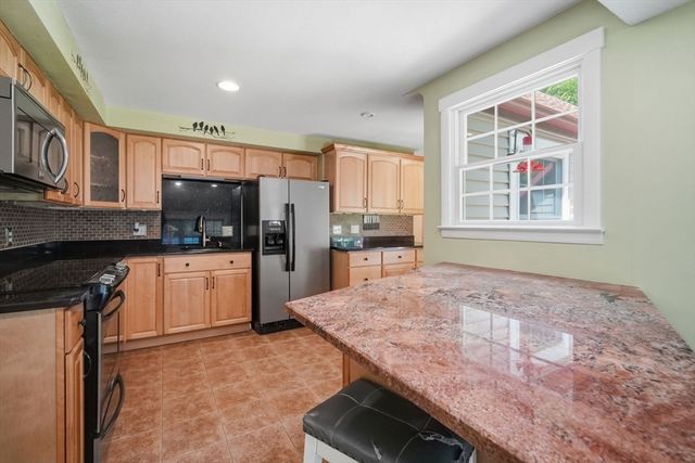 75 Tioga St, Springfield, MA 01128