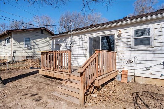 520 E 14th Street, Ottawa, KS 66067