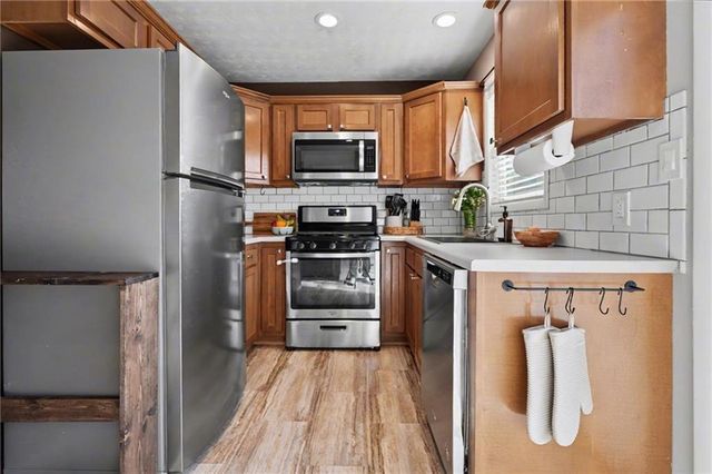 520 E 14th Street, Ottawa, KS 66067