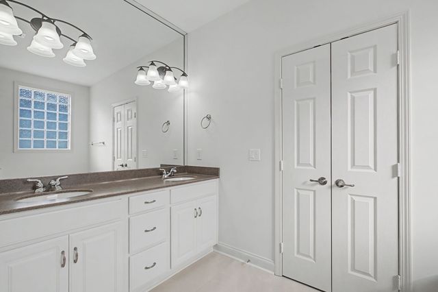 1124 Chickadee Cir, Hermitage, TN 37076