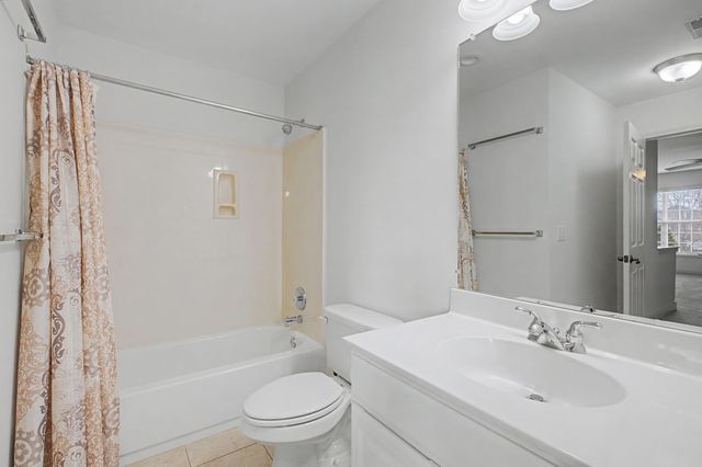 1124 Chickadee Cir, Hermitage, TN 37076