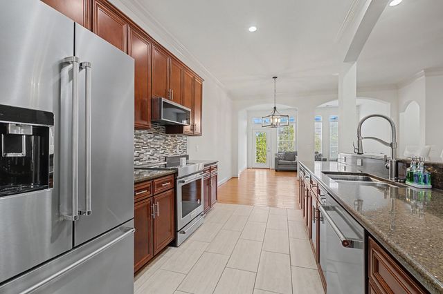 1124 Chickadee Cir, Hermitage, TN 37076