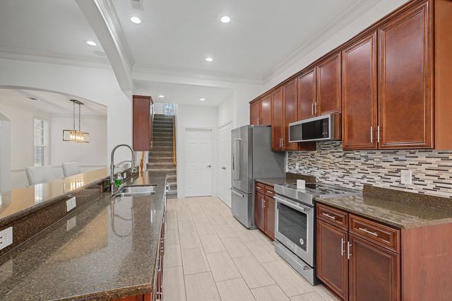 1124 Chickadee Cir, Hermitage, TN 37076