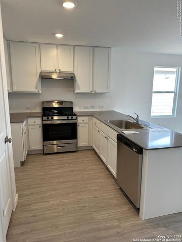 2422 Broken Arrow, New Braunfels, TX 78130