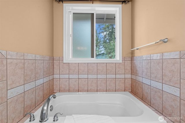 5808 60th Street W, University Place, WA 98467