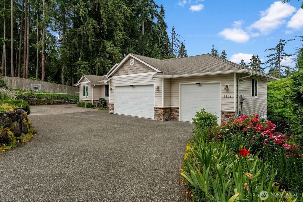 5808 60th Street W, University Place, WA 98467