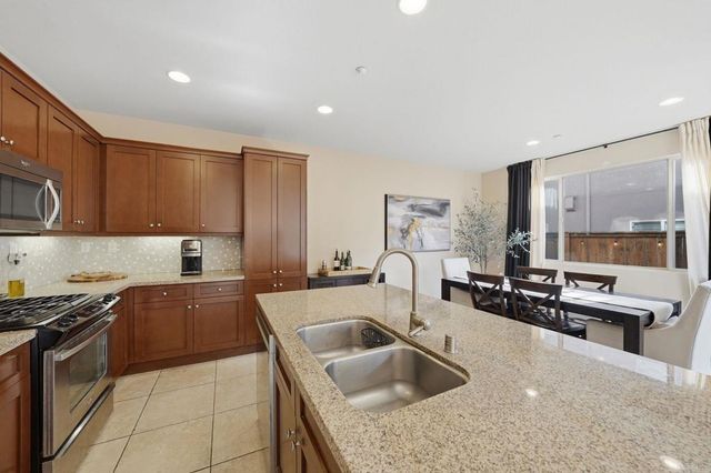 2212 Laramie Way, San Marcos, CA 92078