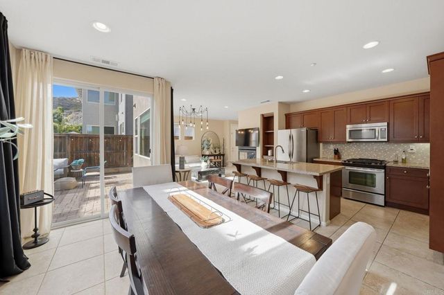 2212 Laramie Way, San Marcos, CA 92078