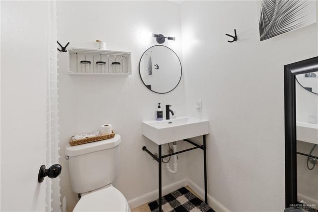 1418 Beech Avenue 6, Mcallen, TX 78501