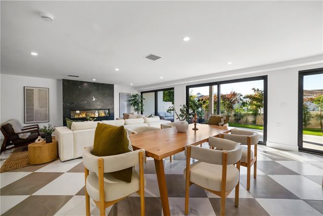 5 Curl, Corona Del Mar, CA 92625