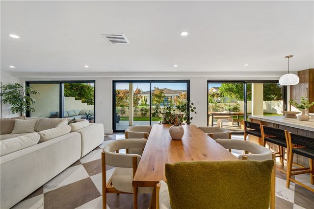 5 Curl, Corona Del Mar, CA 92625