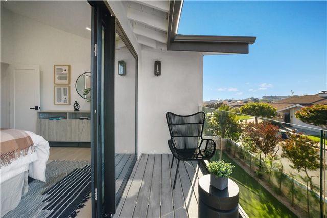 5 Curl, Corona Del Mar, CA 92625