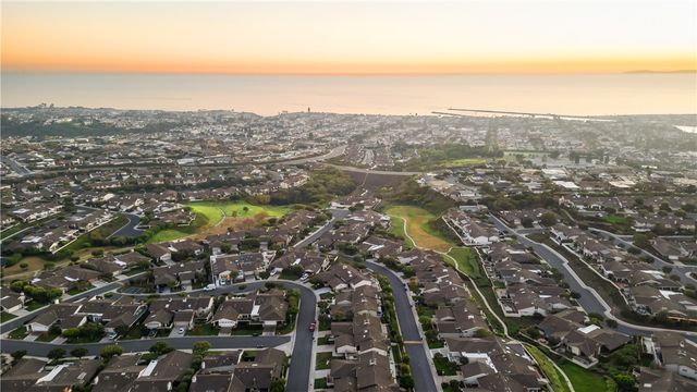 5 Curl, Corona Del Mar, CA 92625