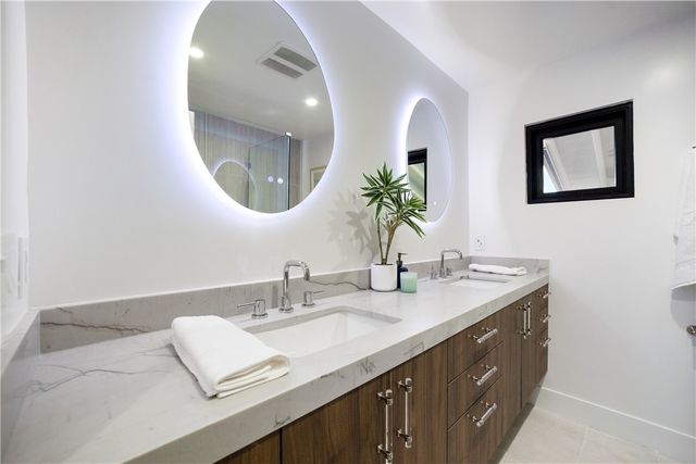 5 Curl, Corona Del Mar, CA 92625