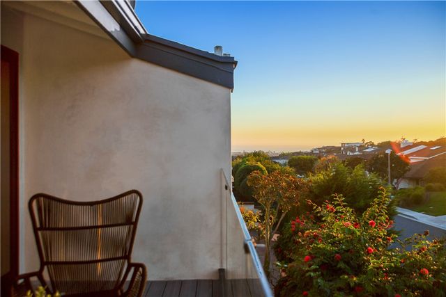 5 Curl, Corona Del Mar, CA 92625