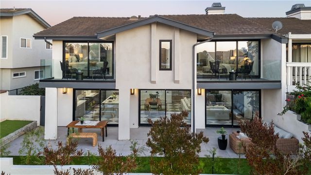5 Curl, Corona Del Mar, CA 92625