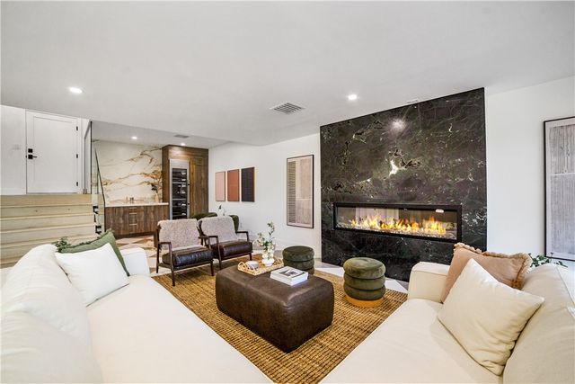 5 Curl, Corona Del Mar, CA 92625