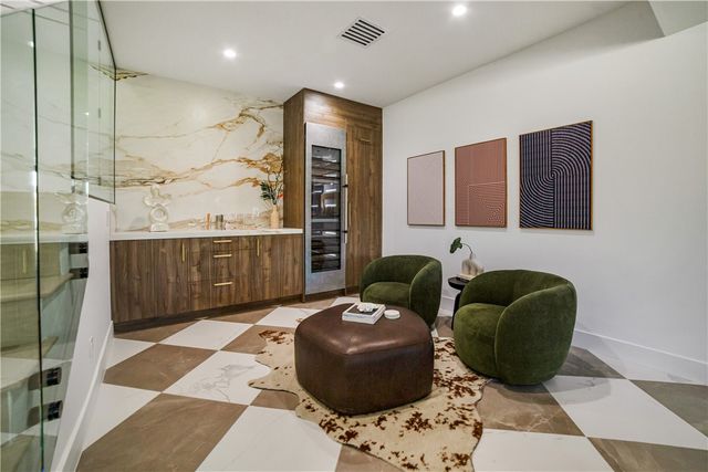 5 Curl, Corona Del Mar, CA 92625