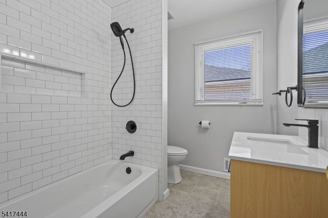 2075 Barnett St, Rahway City, NJ 07065