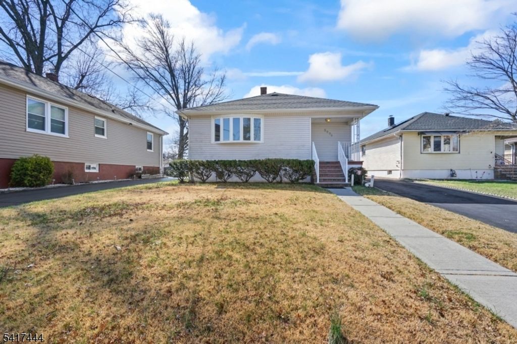 2075 Barnett St, Rahway City, NJ 07065