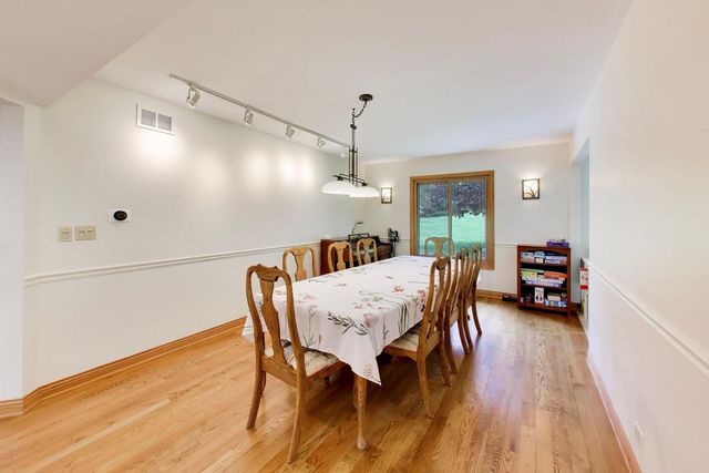 1104 Nottingham Lane, Elgin, IL 60120