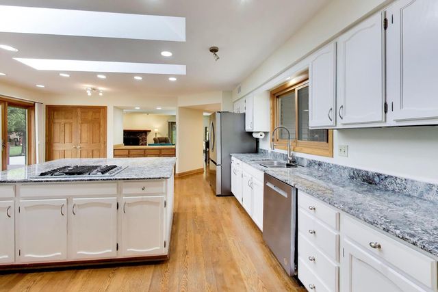 1104 Nottingham Lane, Elgin, IL 60120