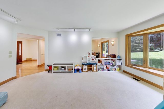 1104 Nottingham Lane, Elgin, IL 60120