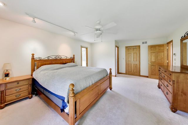 1104 Nottingham Lane, Elgin, IL 60120