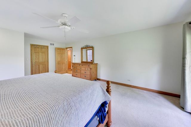 1104 Nottingham Lane, Elgin, IL 60120