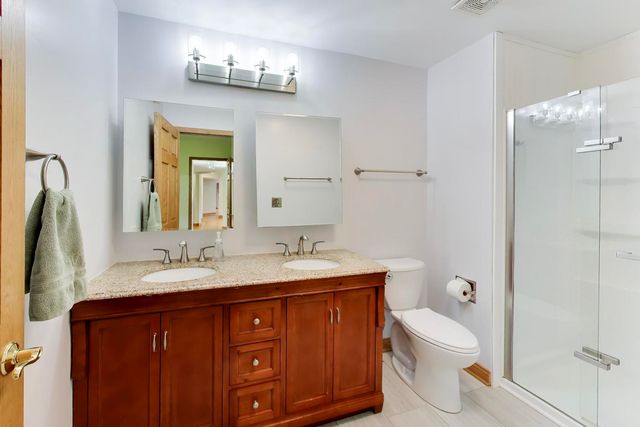 1104 Nottingham Lane, Elgin, IL 60120