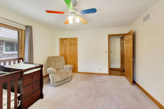 1104 Nottingham Lane, Elgin, IL 60120