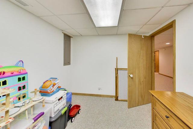 1104 Nottingham Lane, Elgin, IL 60120