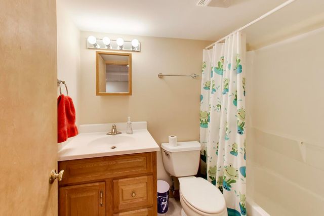 1104 Nottingham Lane, Elgin, IL 60120