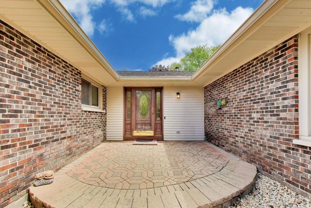 1104 Nottingham Lane, Elgin, IL 60120