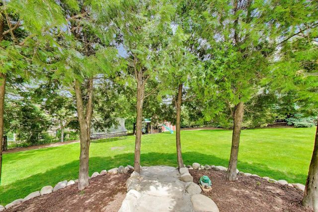 1104 Nottingham Lane, Elgin, IL 60120