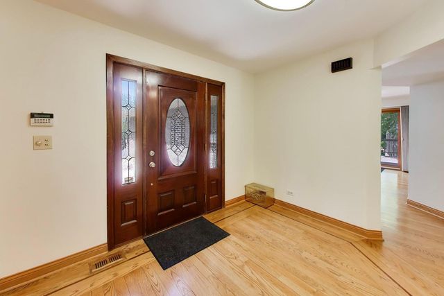 1104 Nottingham Lane, Elgin, IL 60120