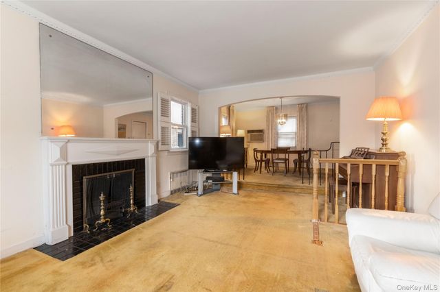 18547 80th Road, Jamaica Estates, NY 11432