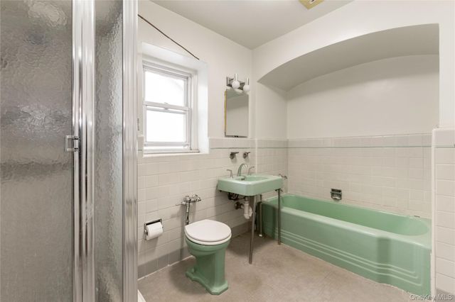 18547 80th Road, Jamaica Estates, NY 11432