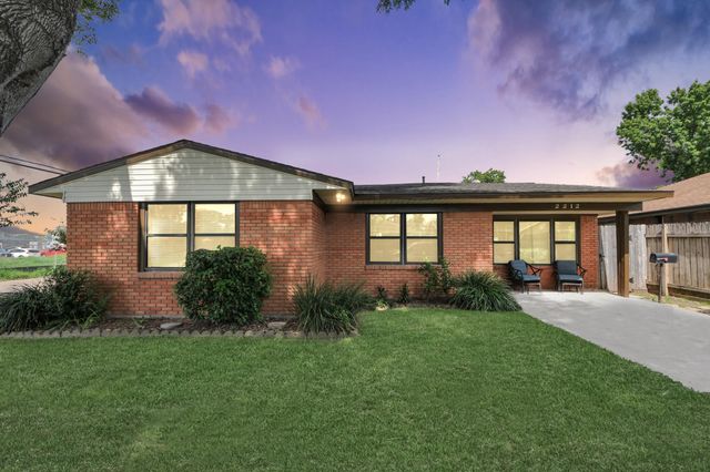 2212 Raspberry Lane, Pasadena, TX 77502
