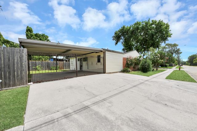2212 Raspberry Lane, Pasadena, TX 77502