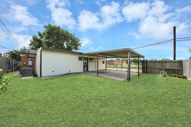 2212 Raspberry Lane, Pasadena, TX 77502