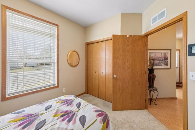 806 Roundhouse Street, Shakopee, MN 55379