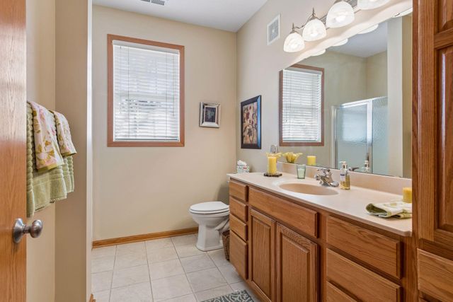 806 Roundhouse Street, Shakopee, MN 55379