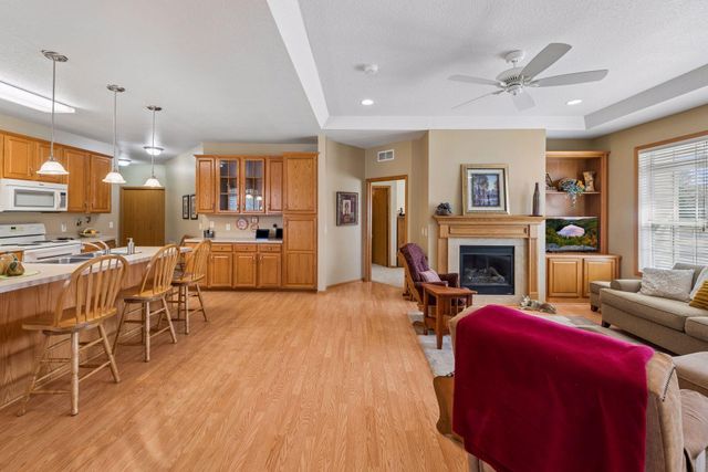 806 Roundhouse Street, Shakopee, MN 55379