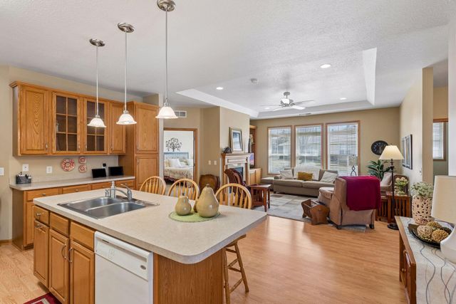 806 Roundhouse Street, Shakopee, MN 55379